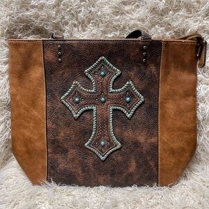 Blazin Roxx concealed carry shoulder handbag